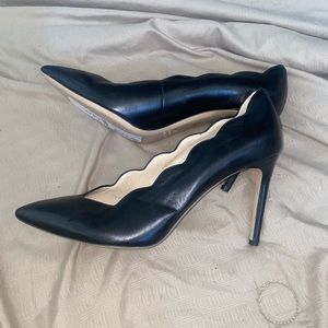 Grigiarancio scalloped heeled pump shoes black NWOB